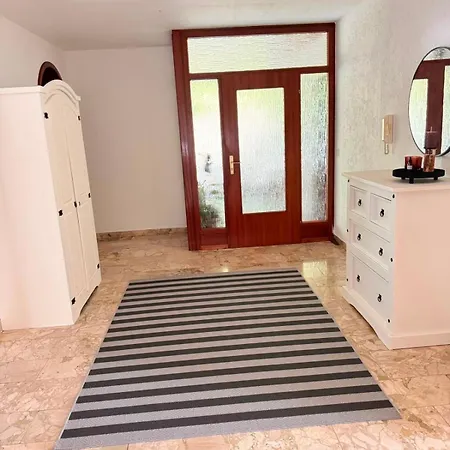 Ferienwohnung, Aust * Zell