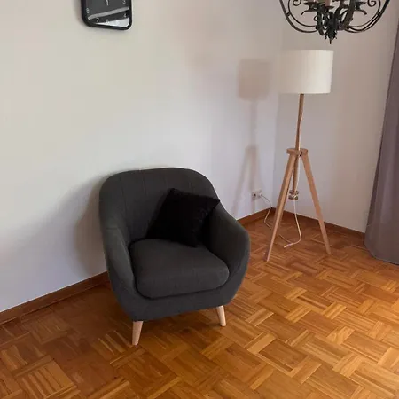 Ferienwohnung, Aust Apartman Zell an der Mosel