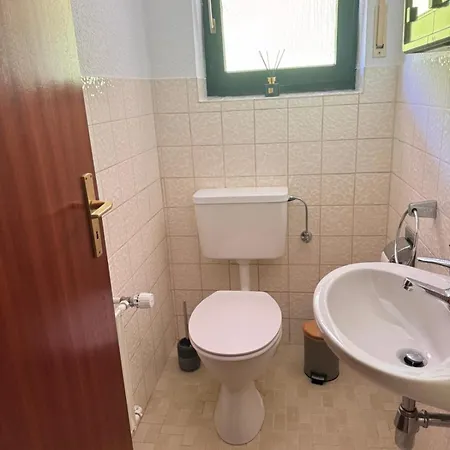 Ferienwohnung, Aust Apartman Zell an der Mosel